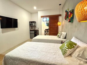 普通雙床房 | 書桌、手提電腦工作空間、免費 Wi-Fi