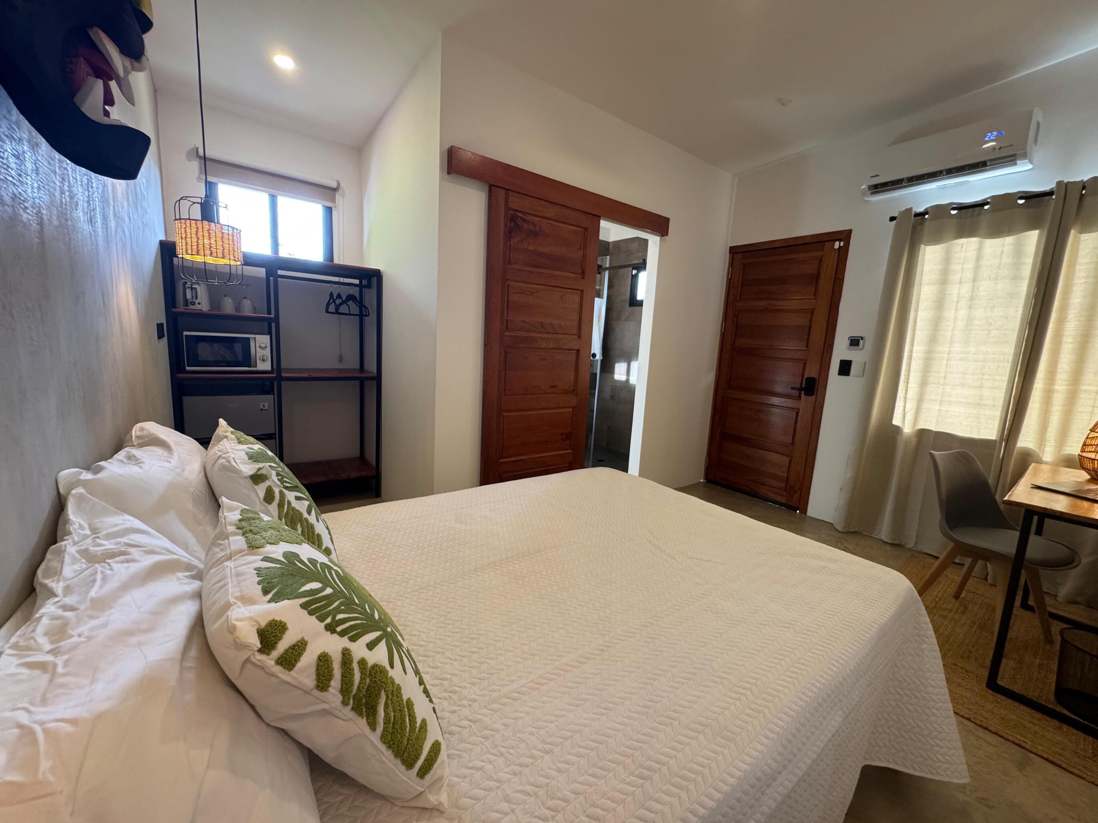 Desk, laptop workspace, free WiFi