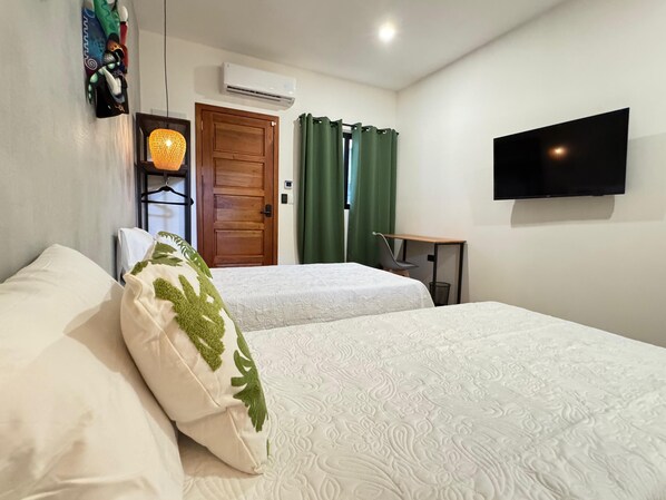 مكتب ومساحة عمل للكمبيوتر المحمول وواي فاي مجانًا