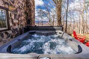 Tina de hidromasaje al aire libre