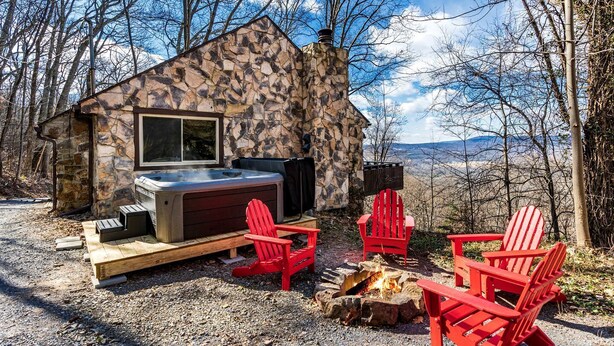 Outdoor spa tub - Stone Cabin with Amazing Views, Hot Tub, Fire Pit and Game Room Perfect for Your Gerrardstown, WV Getaway (Gerrardstown)