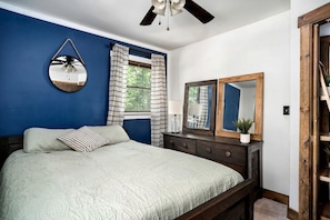 2 chambres, fer et planche à repasser, Wi-Fi, draps fournis