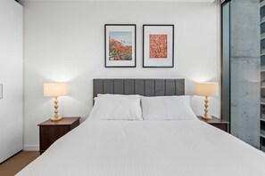 Apartment | 2 bedrooms, bed sheets - Pristine 2-bed Central Apartment With City Views (Melbourne)
