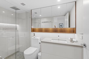 Apartment | Bathroom - Stylish Brisbane City Stay With Bbq, Pool & Gym (Brisbane)