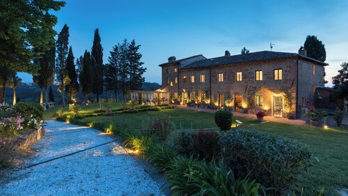 Tenuta Aquadivina Luxury Mansion in Tuscany