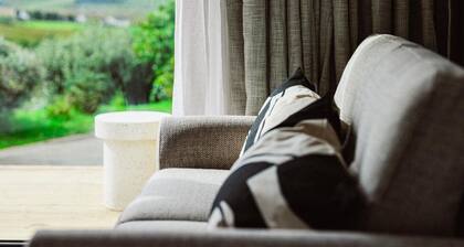 Beautifully finished bothy just north of Portree, on the stunning Isle of Skye.