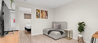 Bright 1-bed Apartment With Garden Views