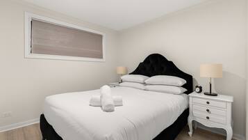 Apartment | 1 bedroom, iron/ironing board, bed sheets