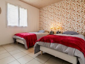 2 bedrooms, free WiFi, bed sheets