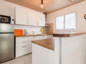 Refrigerador, microondas, horno y lavavajillas