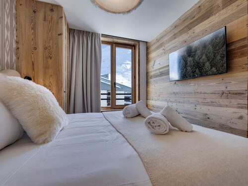 New apartment in Lavachet near slopes, 4 bedrooms for 8 people