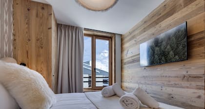 New apartment in Lavachet near slopes, 4 bedrooms for 8 people