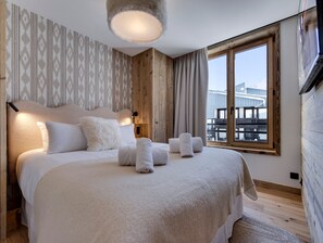 3 bedrooms, free WiFi, bed sheets