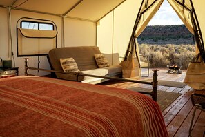 Room - Safari Tent Adventure in Kanab, Utah: A Unique Glamping Experience (Kanab)