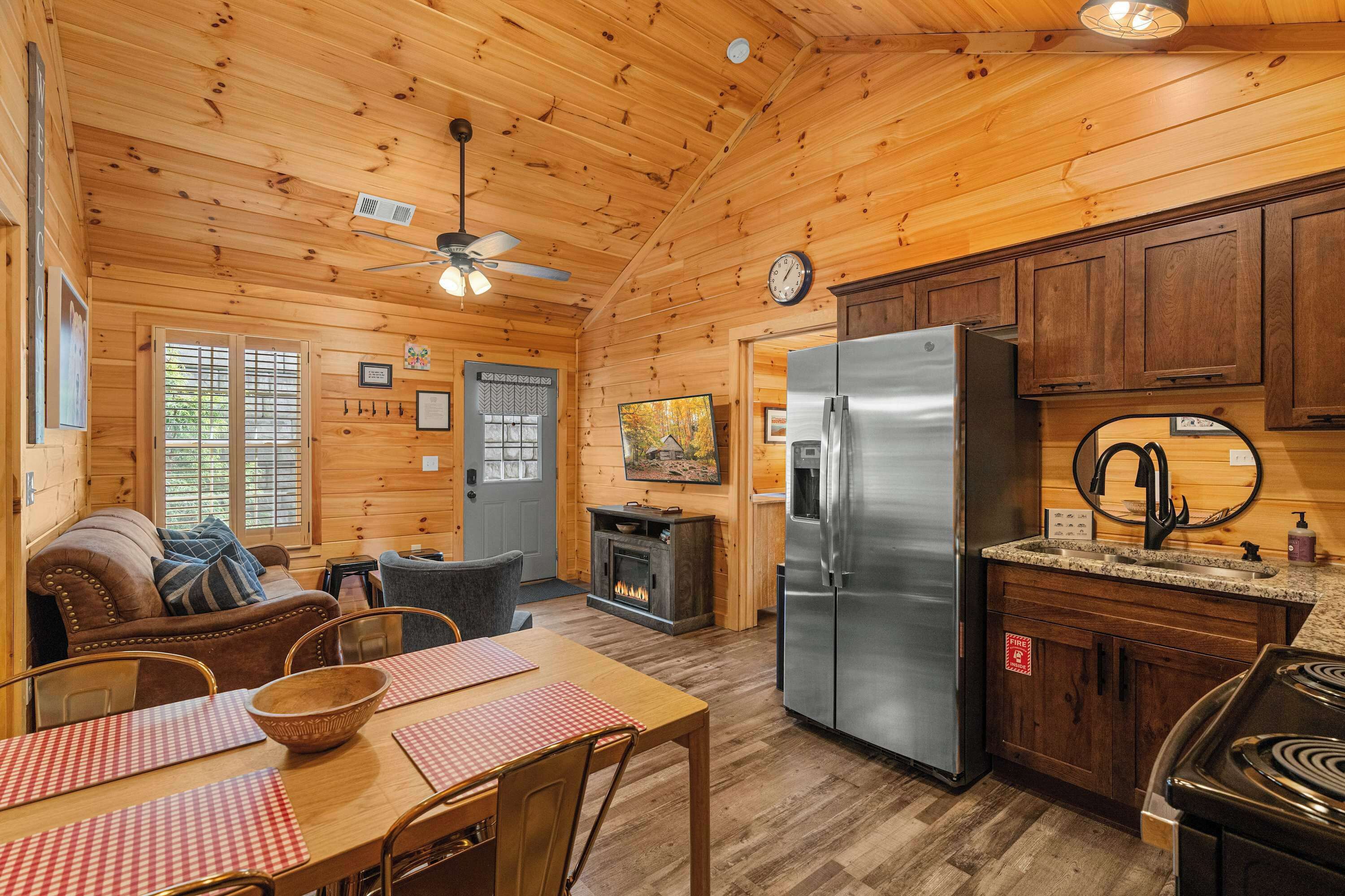 电视、壁炉、办公室