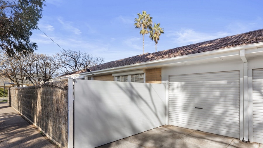 Beachside House With Garage and Outdoor Space