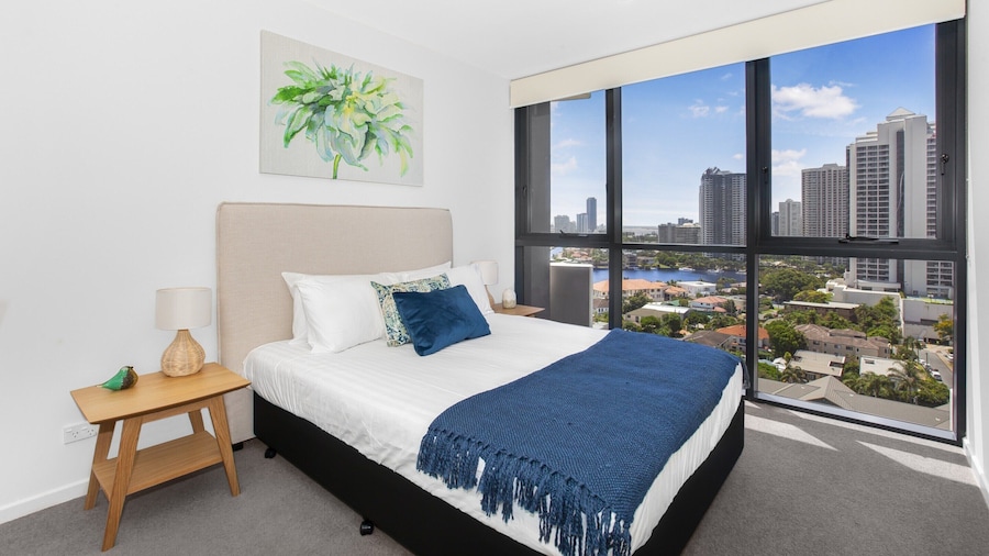 2-bed Beach Apartment With Pool, Parking & Balcony