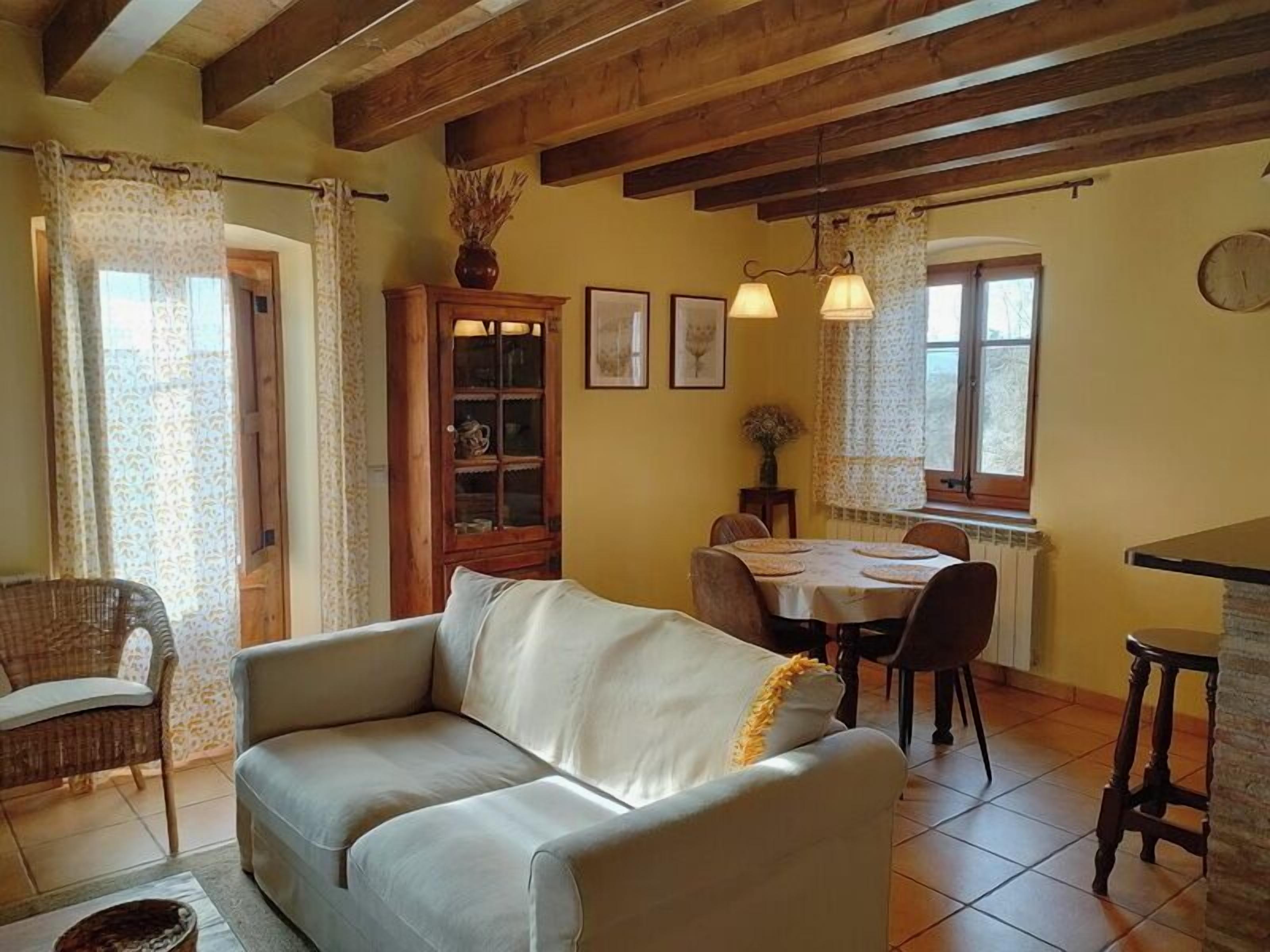 Departamento Confort, Terraza | Área de sala de estar | Televisión y juguetes 