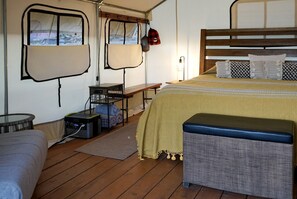 1 bedroom, WiFi, bed sheets - Romantic Safari Tent Glamping in Kanab, Utah: Unforgettable Getaway for Two (Kanab)