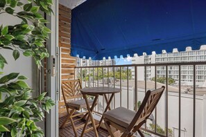 Outdoor dining - Cozy Escape | Just Steps from the Beach w. Pool (Carolina)