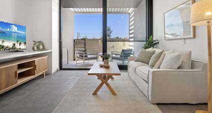 Chic Ground-floor Studio Near Local Cafes