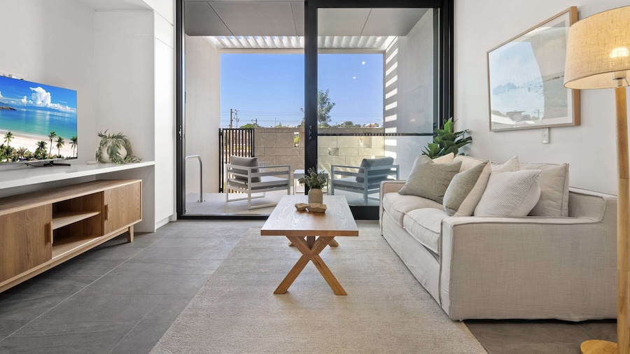 Chic Ground-floor Studio Near Local Cafes