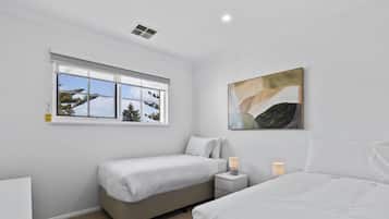 Apartment | 3 bedrooms, iron/ironing board, bed sheets