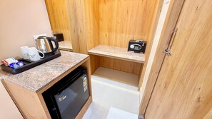 Coffee/tea maker, electric kettle