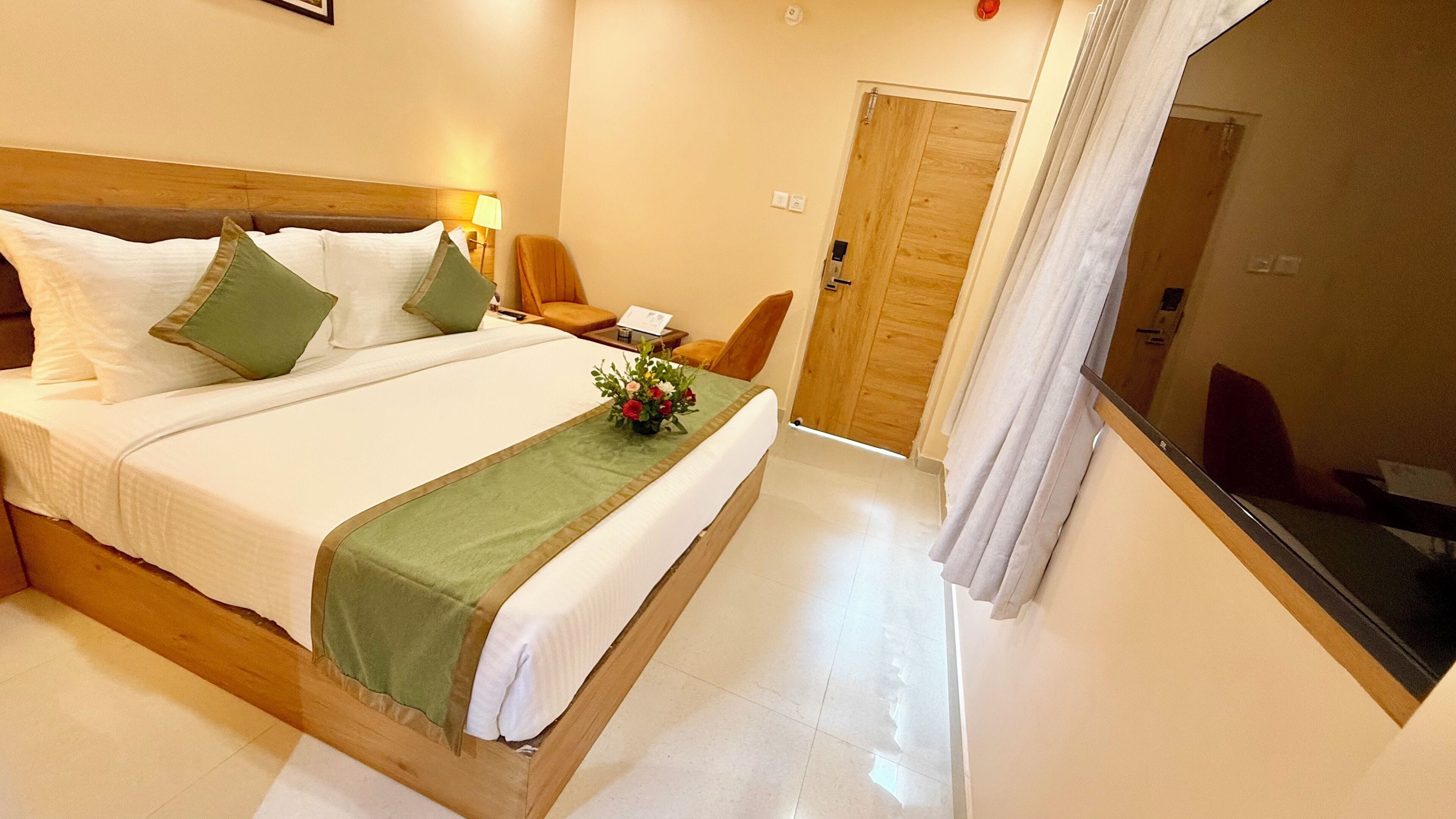 Deluxe tweepersoonskamer | Luxe beddengoed, een bureau, een laptopwerkplek, gratis wifi