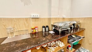 Coffee/tea maker, electric kettle