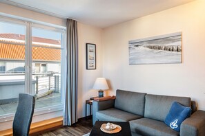 Télévision, lecteur de DVD, chaîne hi-fi