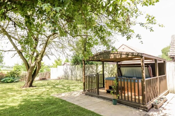 مغطس سبا خارجي