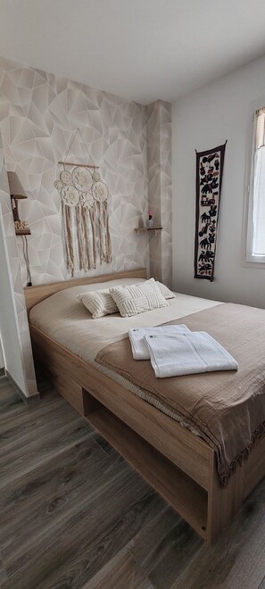 4 chambres, fer et planche à repasser, Wi-Fi, draps fournis