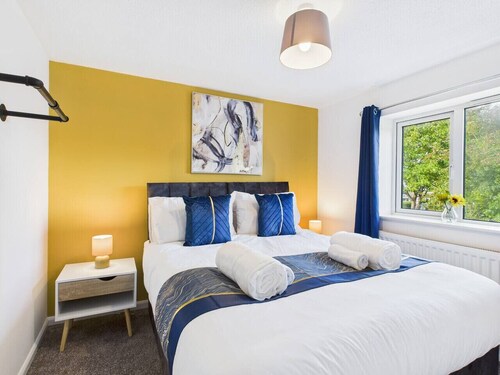 NEW | Cornfields Place | Racecourse | Free Parking