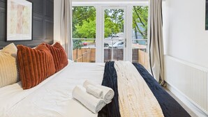 4 soverom, skrivebord og wi-fi