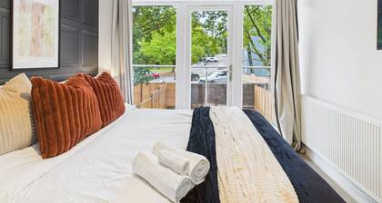 *New* | No7 Saxon Way | Gym | Pool & Spa