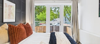 *New* | No7 Saxon Way | Gym | Pool & Spa