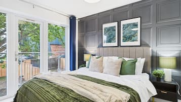 4 bedrooms, desk, WiFi