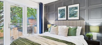*New* | No5 Saxon Way | Gym | Pool & Spa