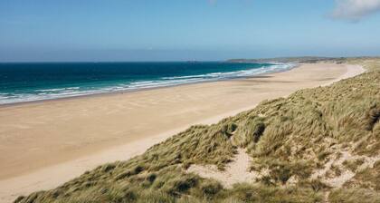 New Modern Beach House| sleeps 6