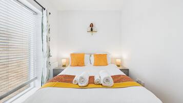 3 bedrooms, desk, WiFi