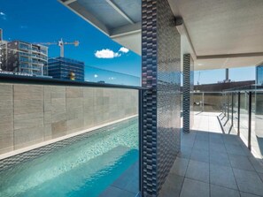 House | Pool | Outdoor pool - Stylish 1-bed Studio in Vibrant South Brisbane (Brisbane)