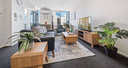 Glorious Central Canberra 1-bed With Pool & Sauna