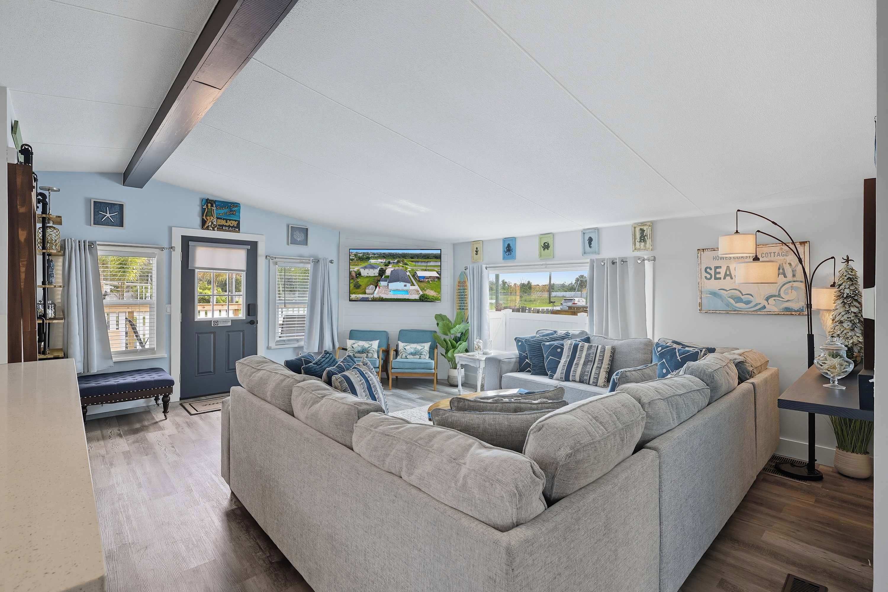 Smart TV, books, offices