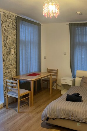 1 bedroom, Internet