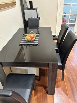 Apartment, 1 Bedroom, Accessible, Smoking | Dining