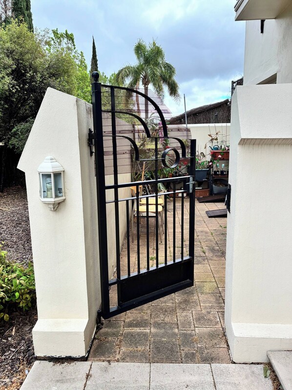 Apartment, 1 Bedroom, Accessible, Smoking | Exterior