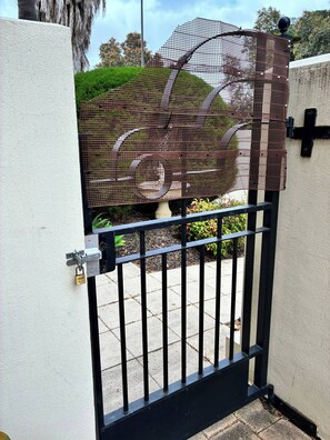 Apartment, 1 Bedroom, Accessible, Smoking | Exterior