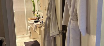 Cozy Tusmore Apartment With Private Garden City View Near Burnside Village Mall