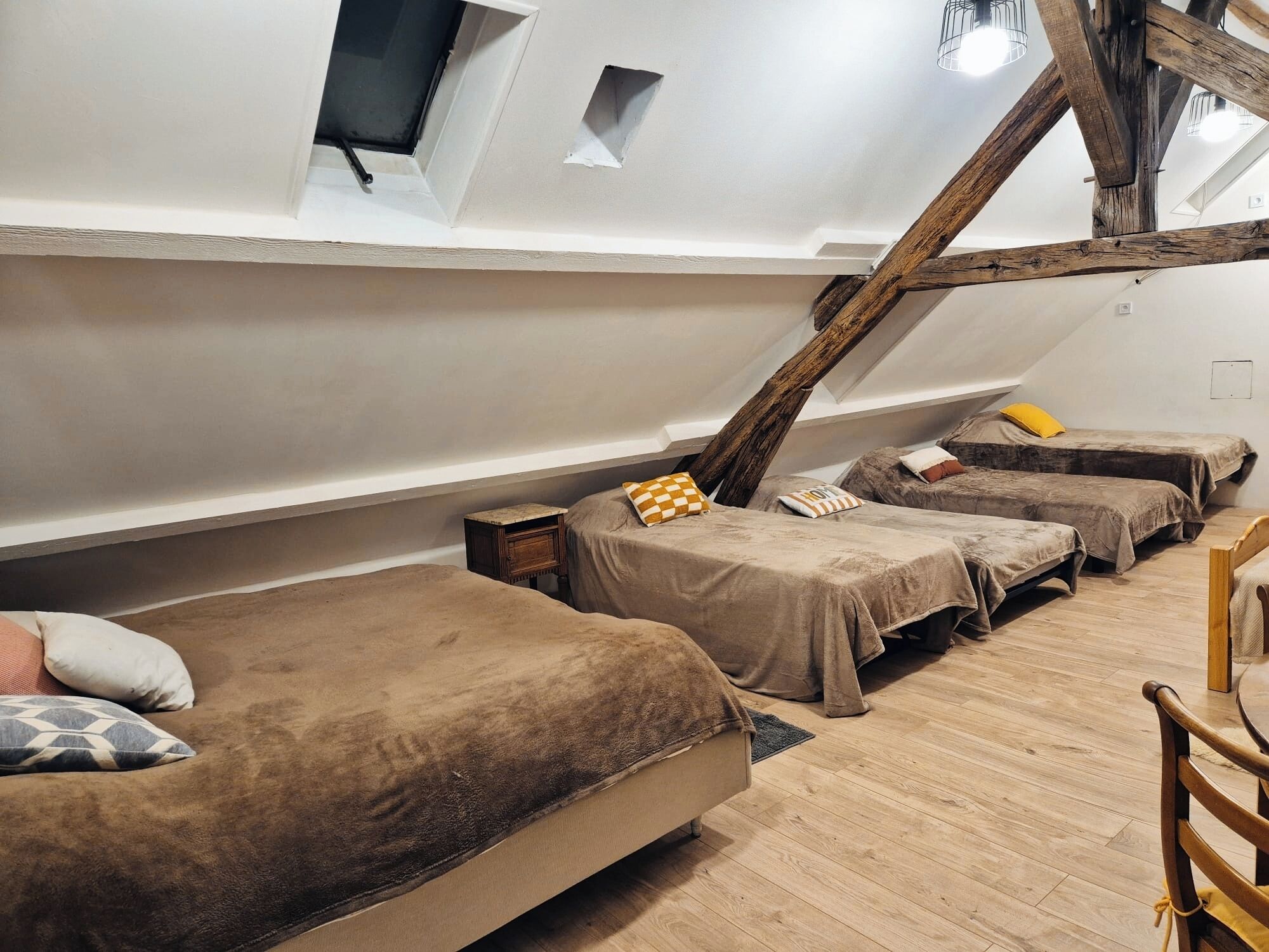 1 chambre, fer et planche à repasser, accès Internet, draps fournis